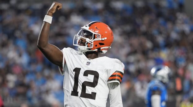Media members rave over Shedeur Sanders' preseason debut